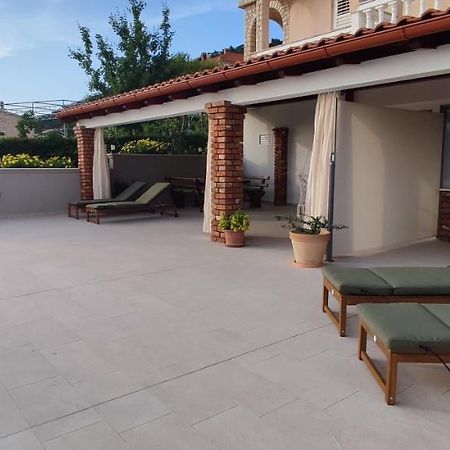 Apartments Tinjarosa Mundanije ภายนอก รูปภาพ