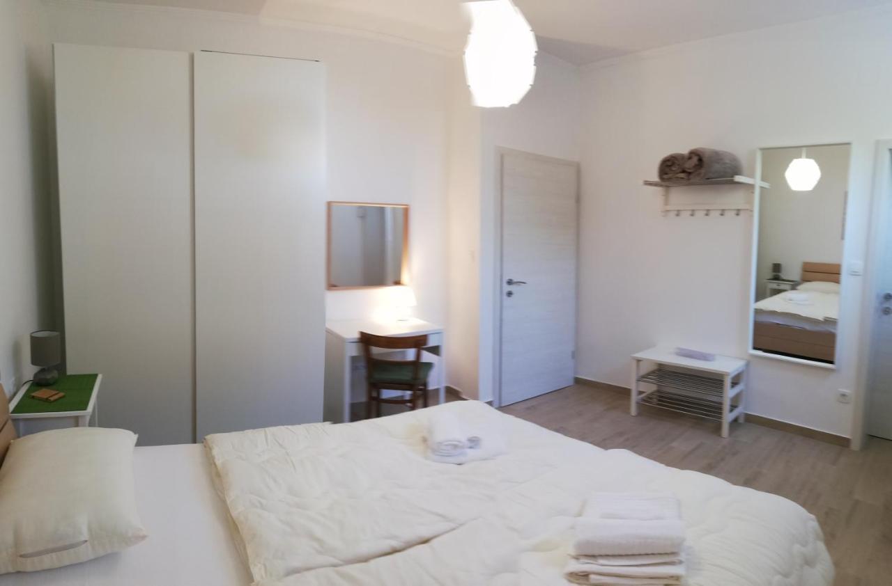 Apartments Tinjarosa Mundanije ภายนอก รูปภาพ
