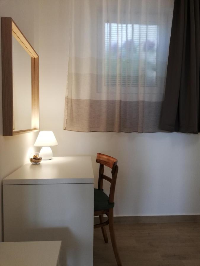 Apartments Tinjarosa Mundanije ภายนอก รูปภาพ