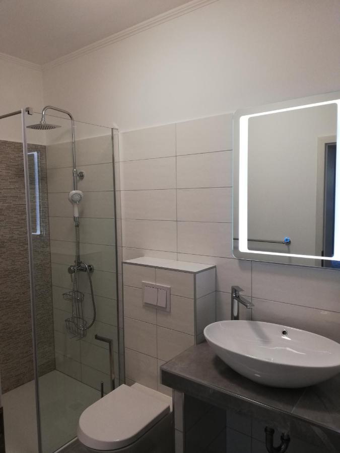 Apartments Tinjarosa Mundanije ภายนอก รูปภาพ