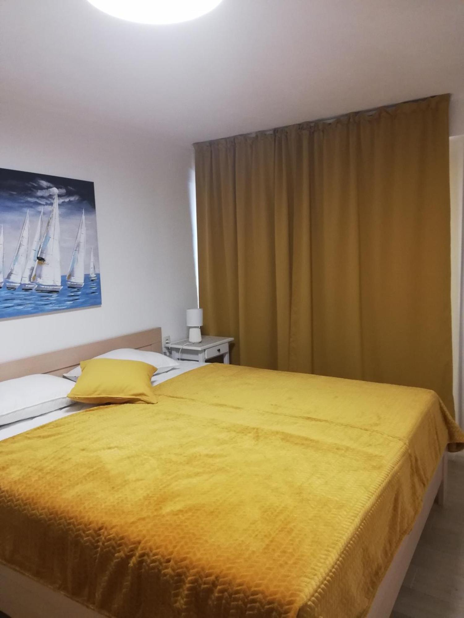 Apartments Tinjarosa Mundanije ภายนอก รูปภาพ